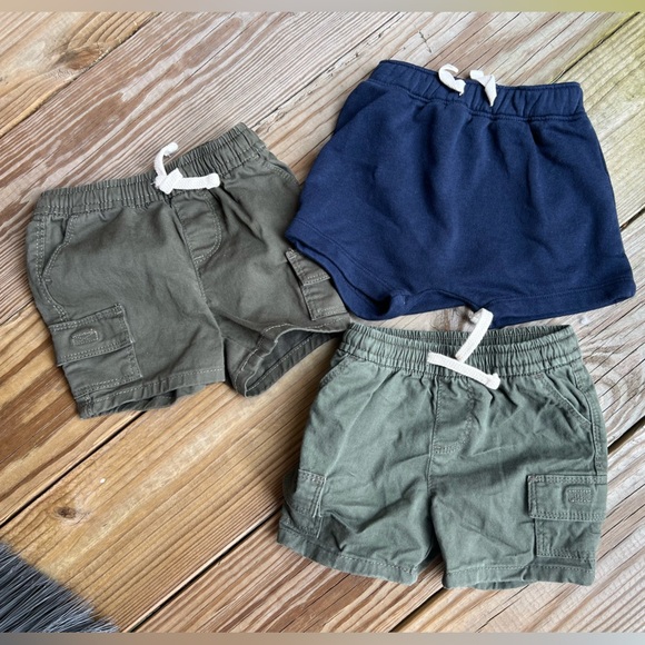 Infant Baby Old Navy Green and Blue Casual Shorts 6-12M - Picture 1 of 3